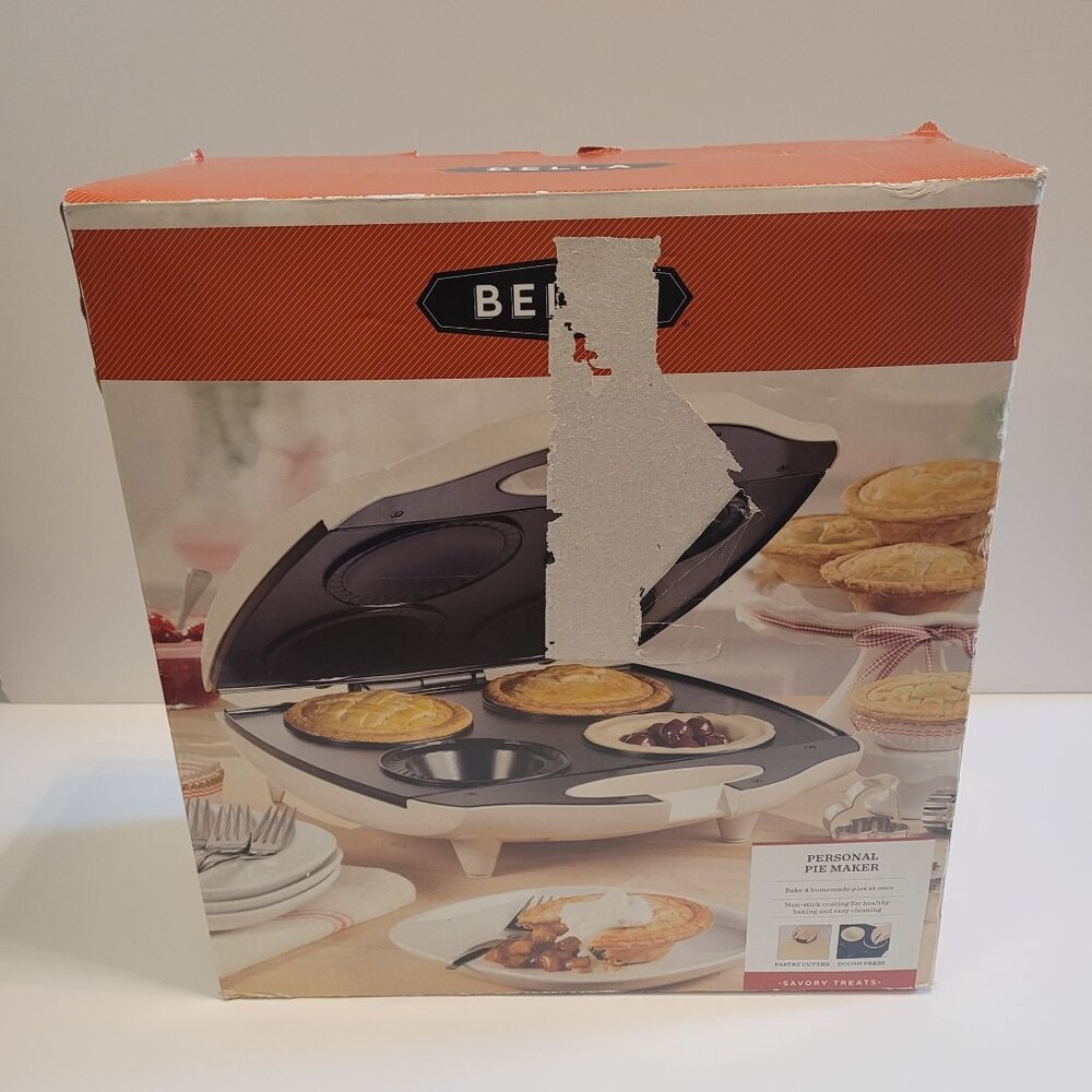 Bella Personal‎ Pie Maker New in Box Non Stick Surface Makes 4 Small Pies